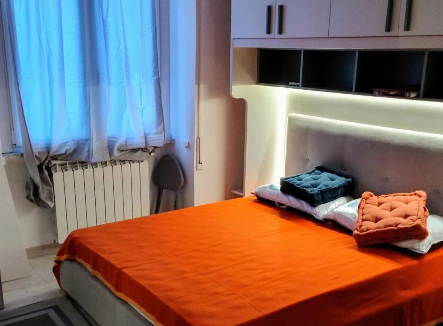 Ostiabytheseacozybedroom